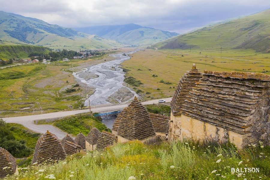 К гордым красотам Кавказа