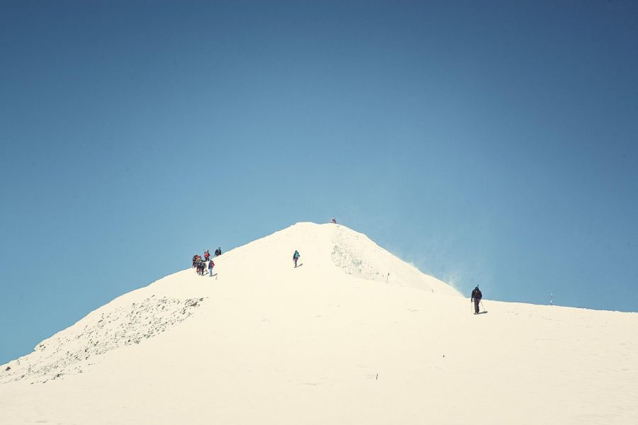 Активный тур «Восхождение на Эльбрус с южной стороны с палатками»"