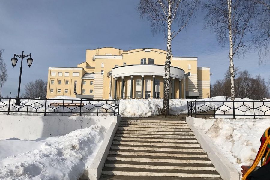 Праздничное театральное путешествие в Кудымкар с этнопрограммой. Спектакль согласно афише
