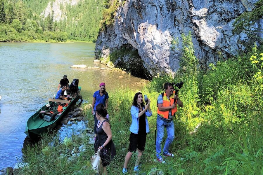 Пещеры и водопады
