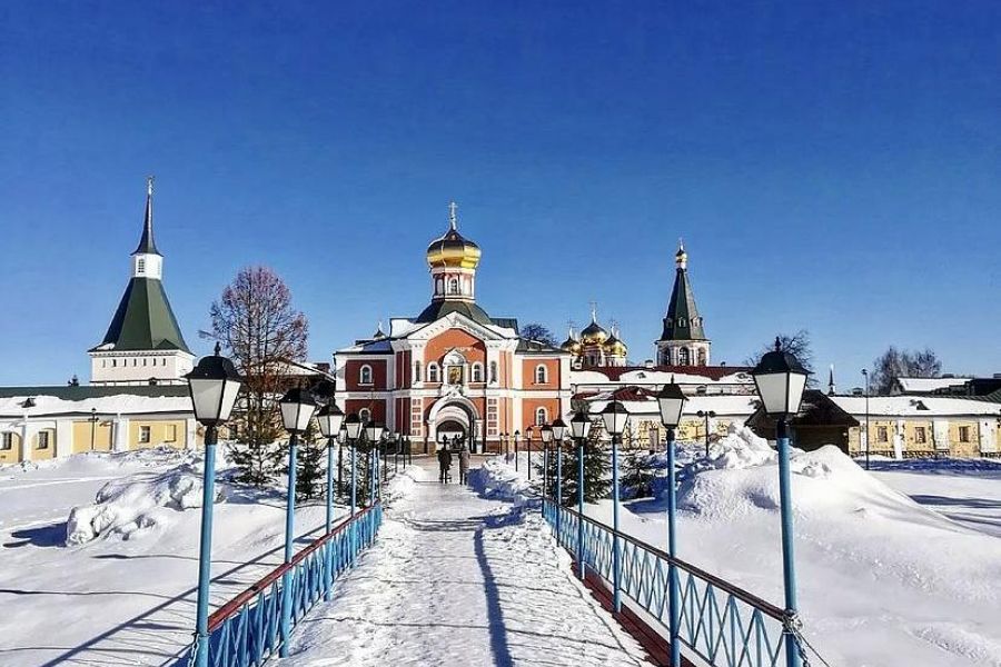 Новогодние сокровища двух городов: Валдай и Великий Новгород
