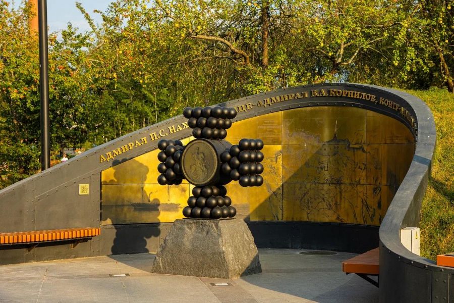 Кронштадт и Петергоф. Музей "Военно-морской Славы" + Фонтаны