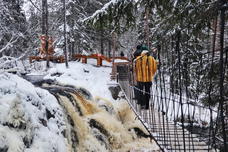 Новогодняя Карелия за 1 день: Рускеала, хаски, водопады