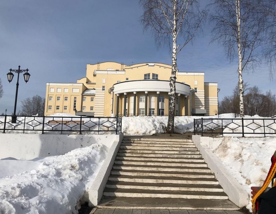 Праздничное театральное путешествие в Кудымкар с этнопрограммой. Спектакль согласно афише