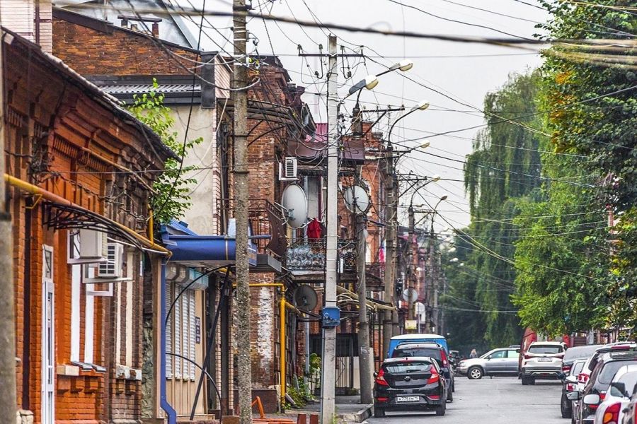 Средь гор высоких и могучих