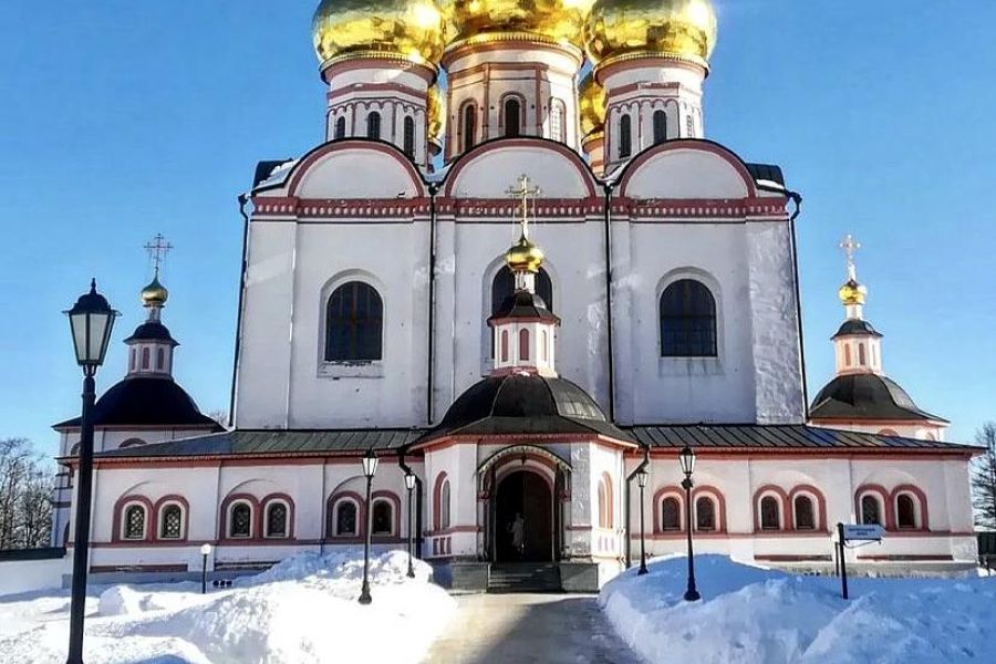 Новогодние сокровища двух городов: Валдай и Великий Новгород