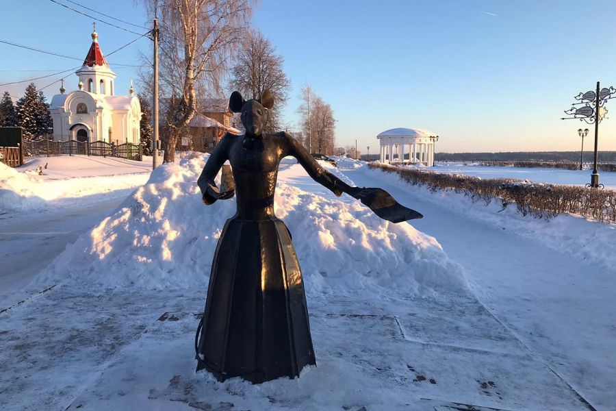 Уездный город