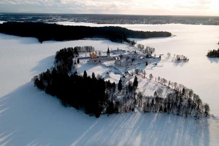 Новый Год по-новгородски: блистательная программа в Амакс Отеле