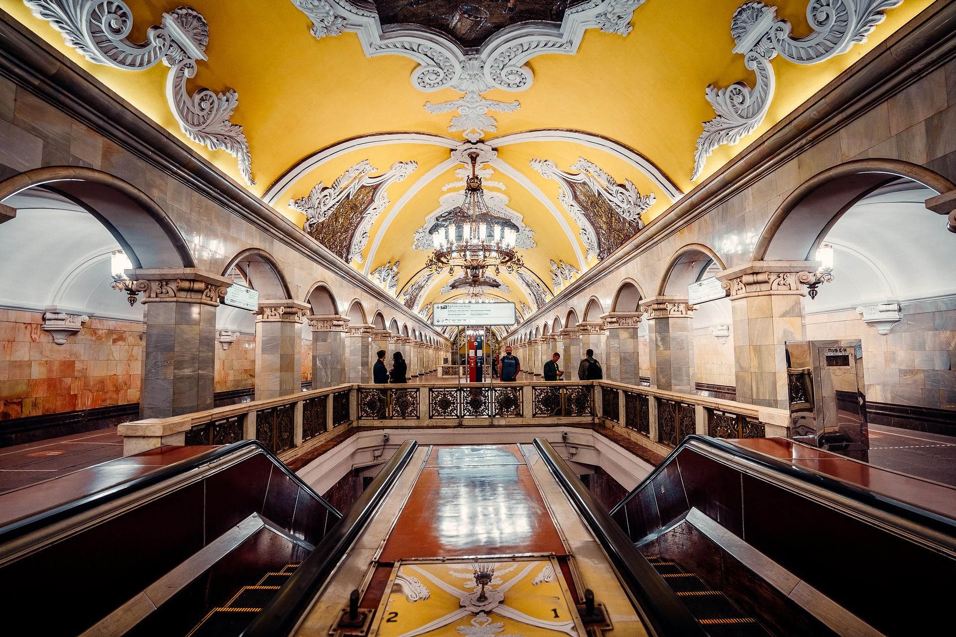 Подземные дворцы Москвы
